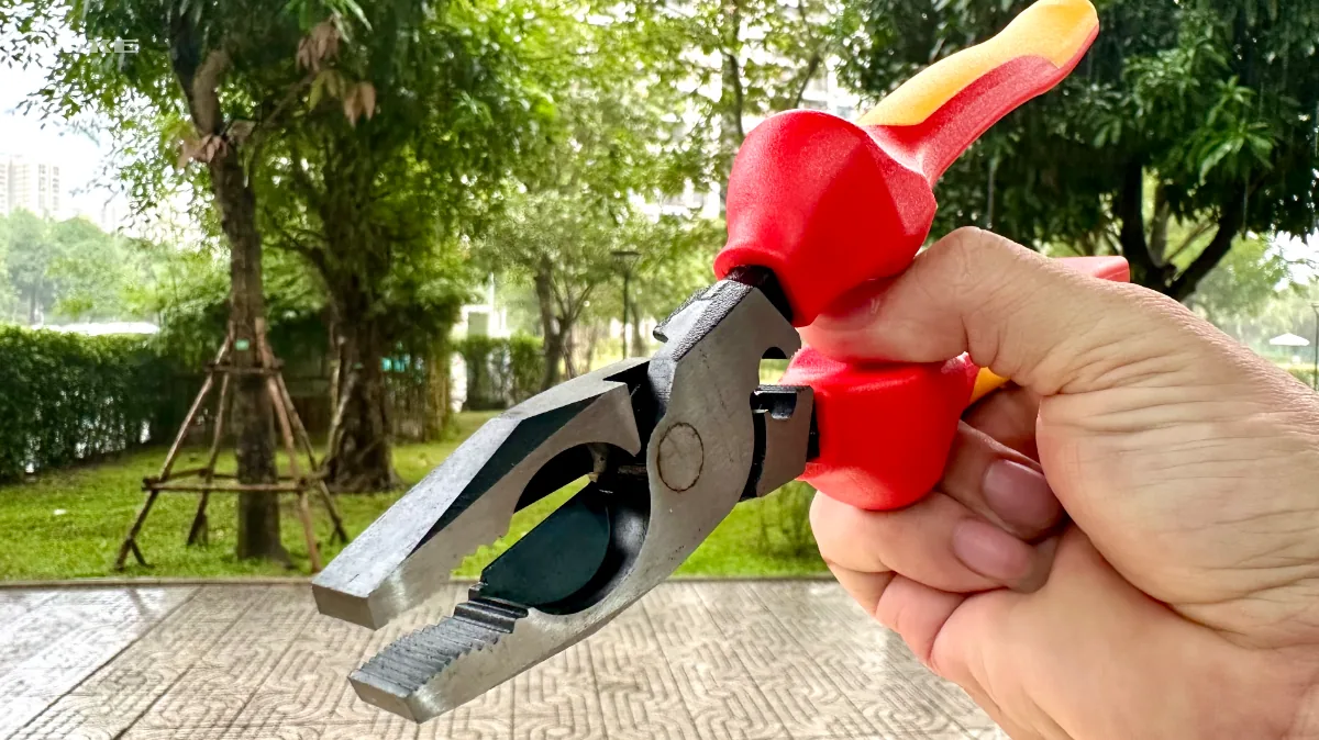 Kìm điện đa năng bấm cos 220mm VDE 1000V ORBIS 46 225040RV (3)