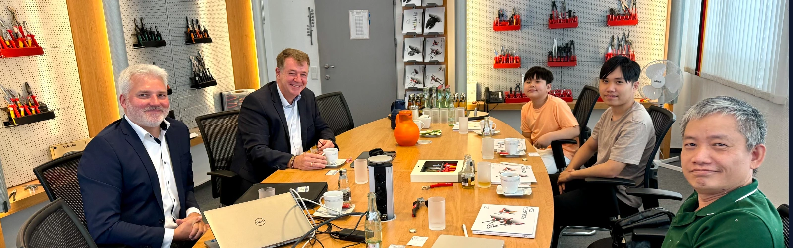 Dụng cụ cầm tay, kìm các loại ORBIS. Nhập khẩu từ Đức.